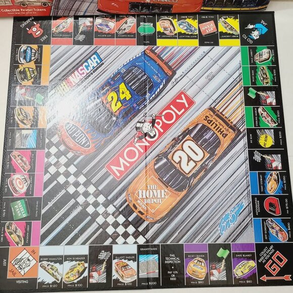 Monopoly Game Board NASCAR Collector's Edition - Picture 4 of 9
